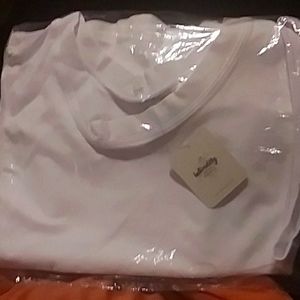 Cropped muscle tank.